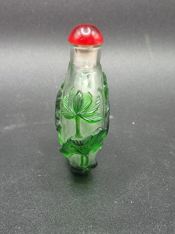 Chinese Qing Dynasty Peking Glass Cameo Green Overlay Snuff Bottle Fish Design - Image 4 of 4