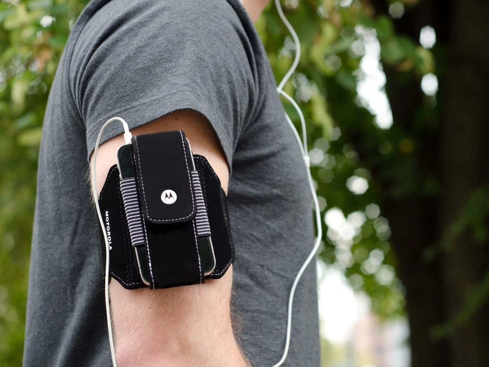 Motorola Sport Armband Jogging Workout Case (Model #SYN2099B) for Smartphones - Imagem 2 de 4