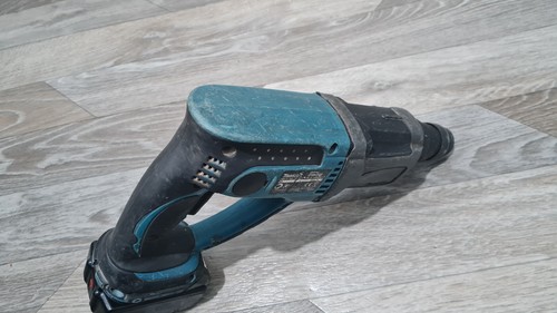 Makita DHR202 Hammer Drill with 18v 5.5ah battery - Picture 4 of 10