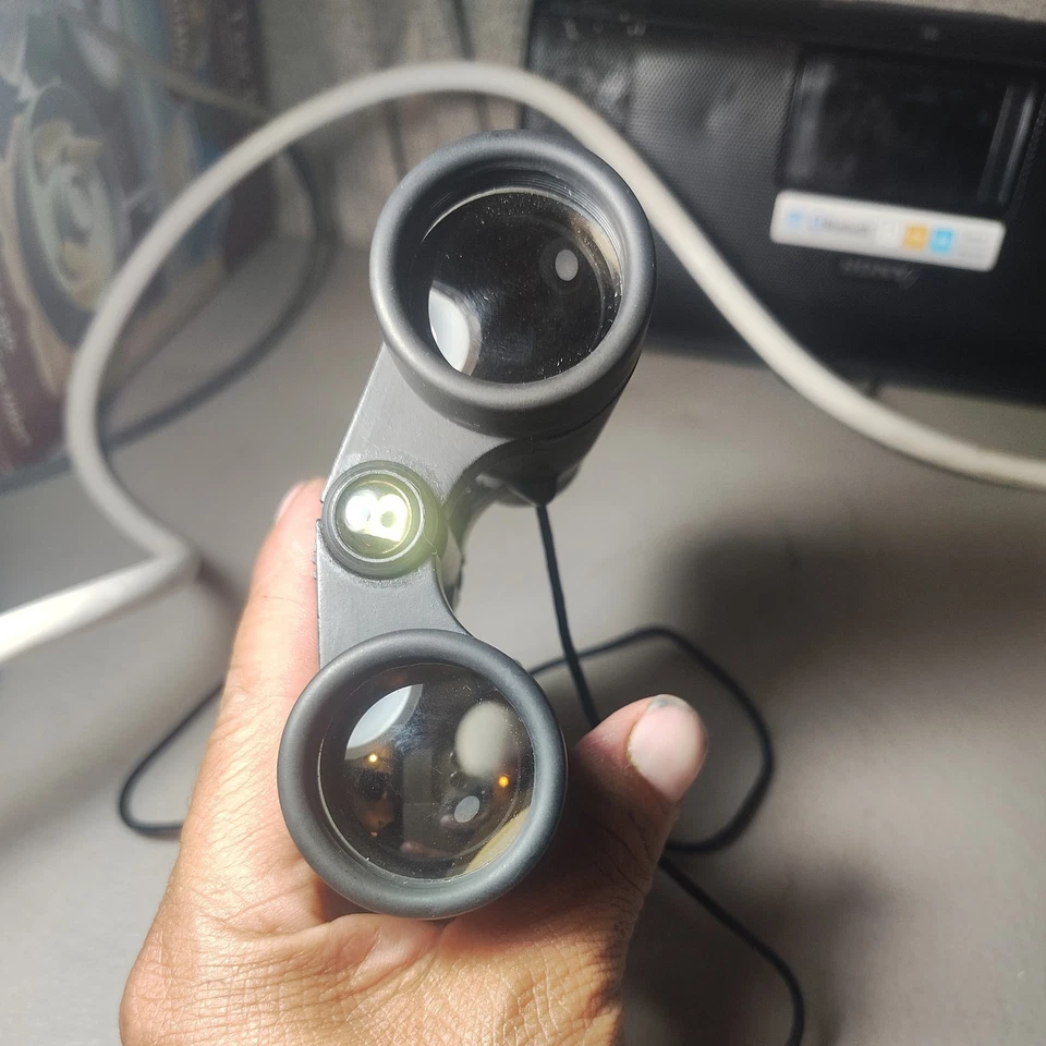 Bushnell Powerview 4x30 Insta Focus Compact Binoculars Black with case.. - Image 2 of 4