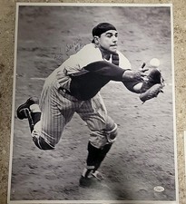 Yogi Berra Cards, Rookie Cards and Memorabilia Guide 43