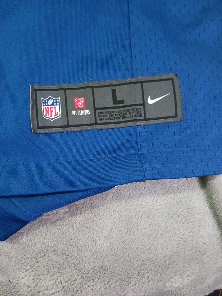 Indianapolis Colts Vintage Azul Sobre el Campo #12 Andrew Luck Foto 3 de 4