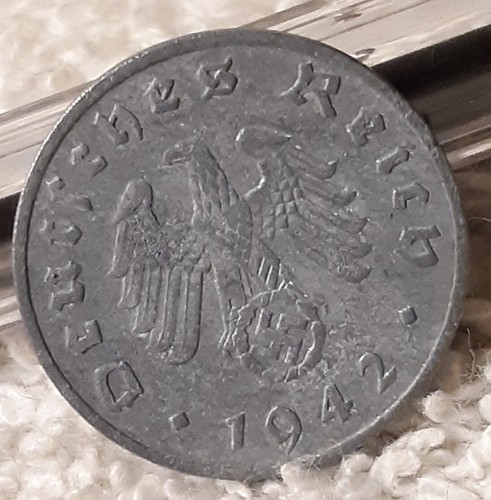 Dark 1942 WW2 1 Reichspfennig ~ German ~ Germany ~ Heavily Circulated - Picture 2 of 13
