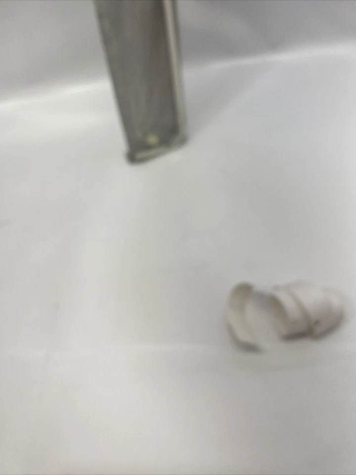 Nova vara de cortina Mainstays 28 pol-48 pol. resistente branca - Imagem 3 de 4