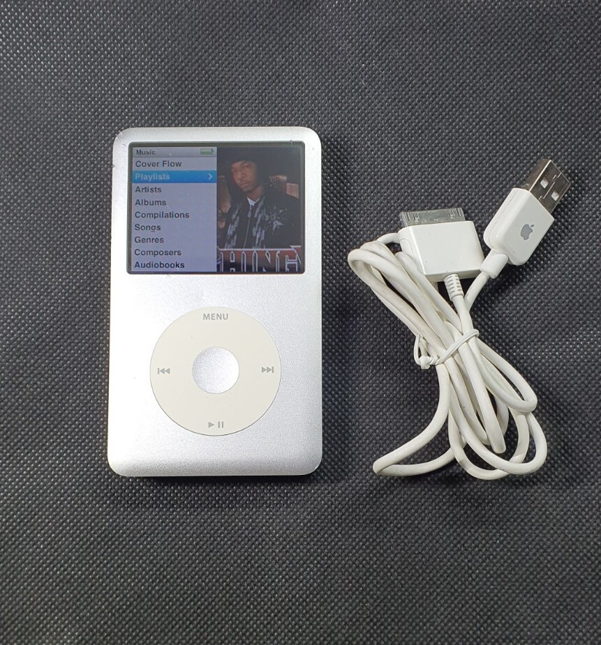 Apple IPOD CLASSIC 160GB 7TH GENERATION A1238 Silver &DATA CABL (ORIGINAL).