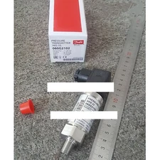 New AKS 33 060G2102 For Danfoss sensor Free Shipping