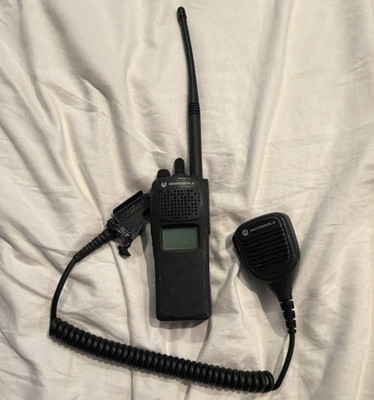 Motorola XTS2500 UHF P25 Portable/Handheld Two-Way Radio w/ Speaker Mic