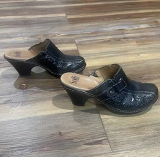 Sofft Tooled Leather Western Clogs Black Women’s Size 7 M Slip On Mules