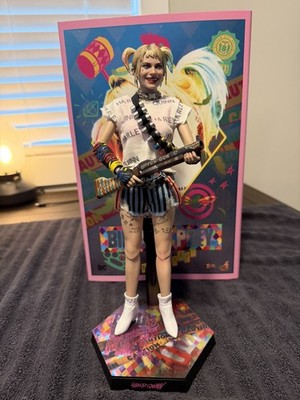 Hot Toys Birds of Prey Harley Quinn Margot Robbie Caution Tape Jacket