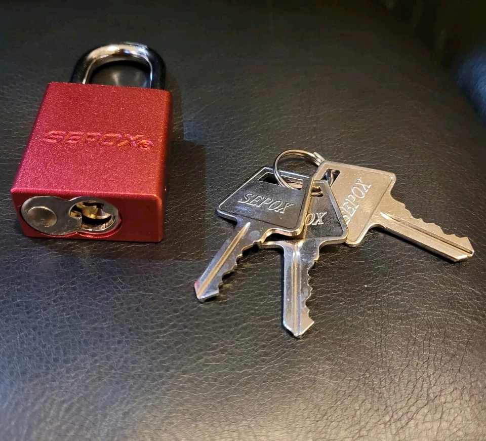 Sepox Keyed Padlock with three keys - Image 2 of 4