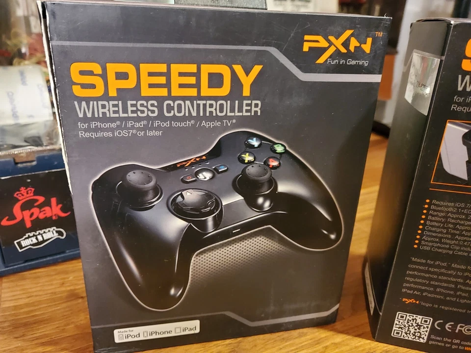 New PXN Speedy Wireless Controller iphone ipod ipad Gamepad w/ Phone Clip FREEsH - Image 2 of 4