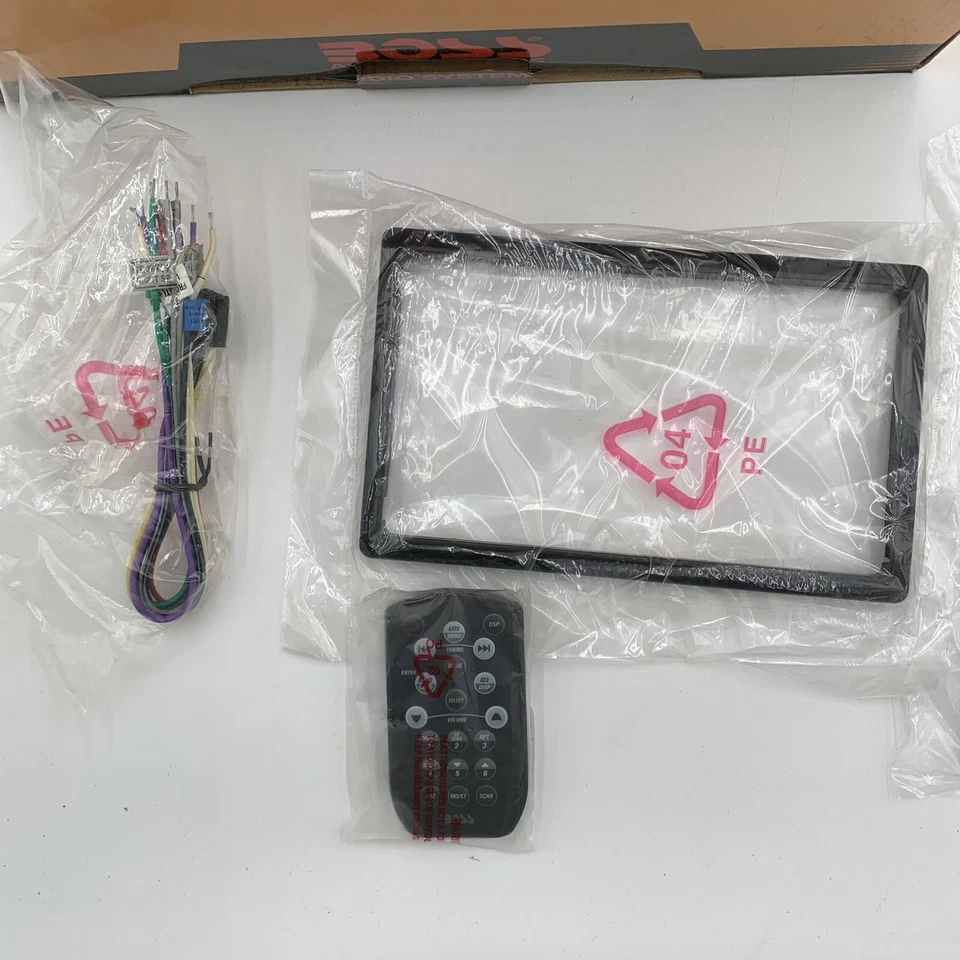 Boss Audio 822UA In-Dash Head Unit Car Stereo CD Receiver  MP3/CDR/RW - Image 4 of 4