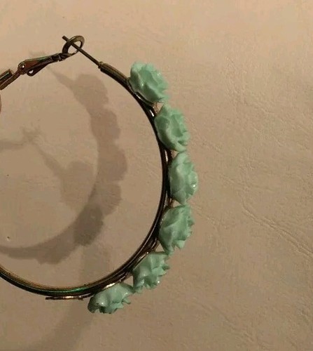Mint Green Carved Flower Bib Necklace 16" + Extender & Earrings Set - READ ST009 - Picture 11 of 15