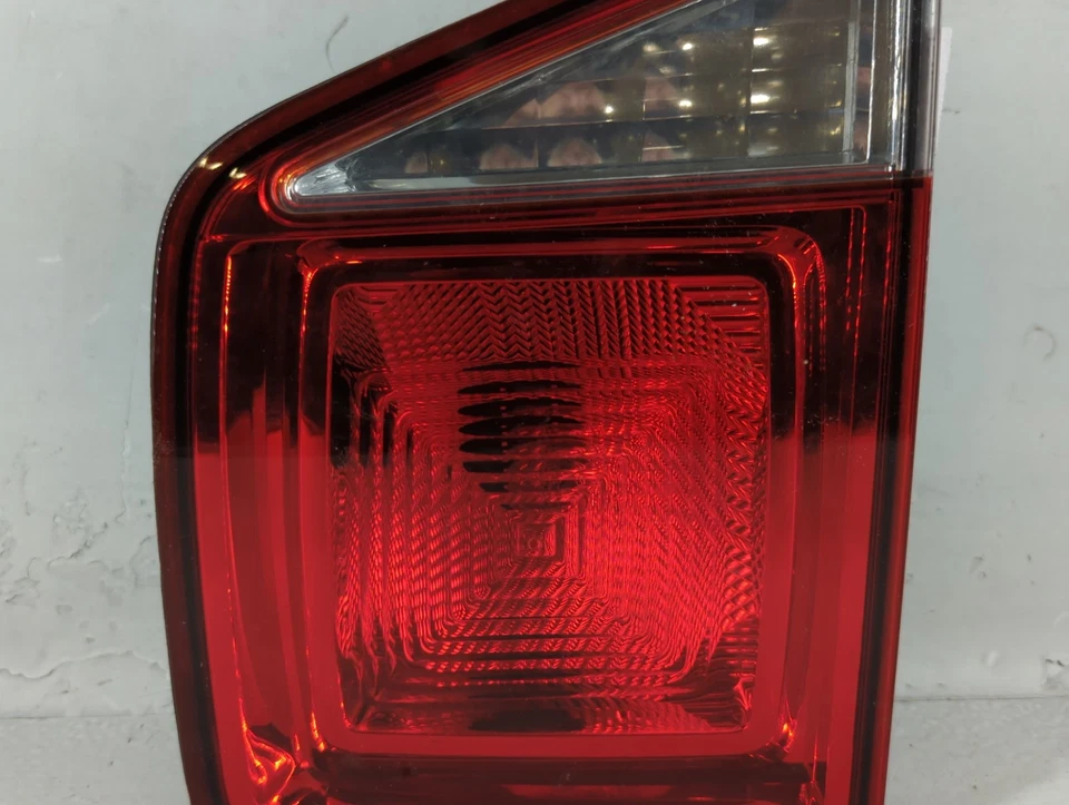 Lanterna traseira lateral direita do passageiro Chevrolet Orlando 2012-2014 fabricante de equipamento original CNYXW - Imagem 3 de 4