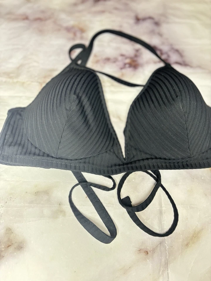 Top de bikini bandeau fruncido acanalado negro talla 38D Shade & Shore para mujer Foto 2 de 4