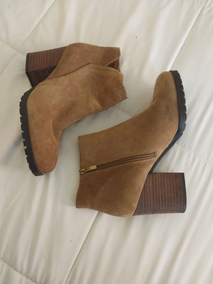 Botines al tobillo FRANCO SARTO Elmont de gamuza camel con tacón 8,5 cremallera lateral Foto 4 de 4