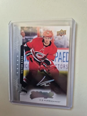 2018-19 MVP Victor Rask Super Script /25 Carolina Hurricanes #190 Parallel Rare! - Photo 1/2