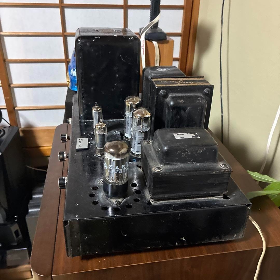 Vacuum tube amplifier (junk, for parts) Sansui, includes 4CA7 and