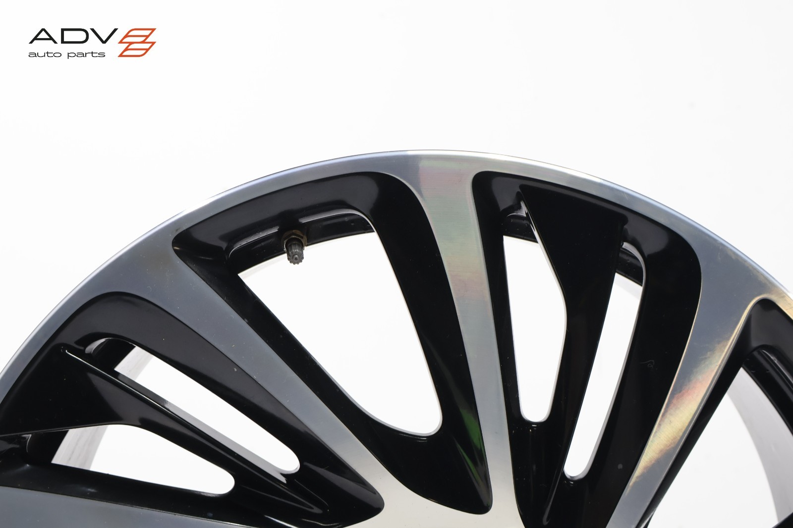 2014 - 2020 BMW i8 I12 REAR RIGHT WHEEL RIM 8.5Jx20 H2 IS 50 & CAP & TPMS OEM