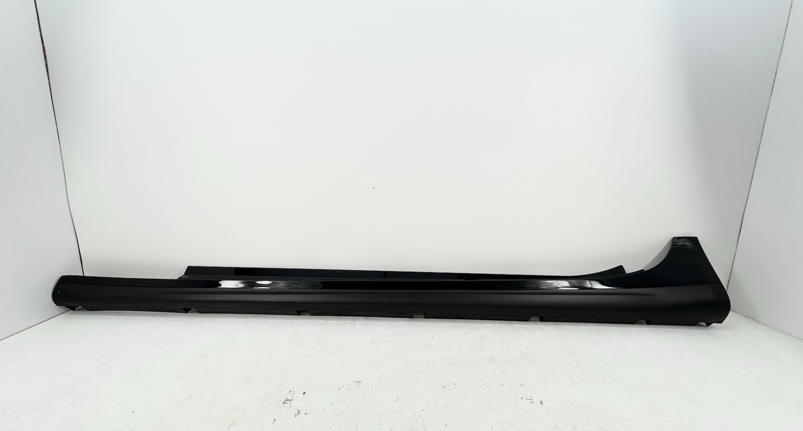 Maserati Ghibli 3.0L RWD Auto 2015 Left Side Rocker Panel Side Skirt 6700288140