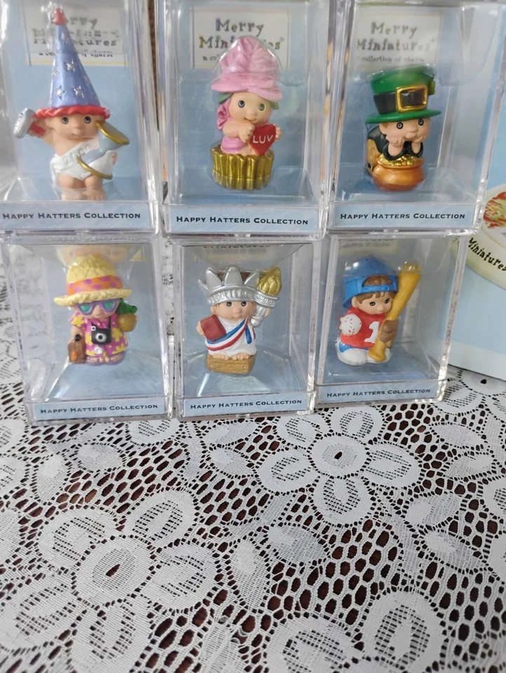 NIB 2000 Hallmark Happy Hatters Merry Miniatures collection and Display Base - Image 2 of 3