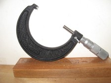 Central Tool Co. 5366 Micrometer 2.5-3.5 In Mechanical 0.001 In - Excellent