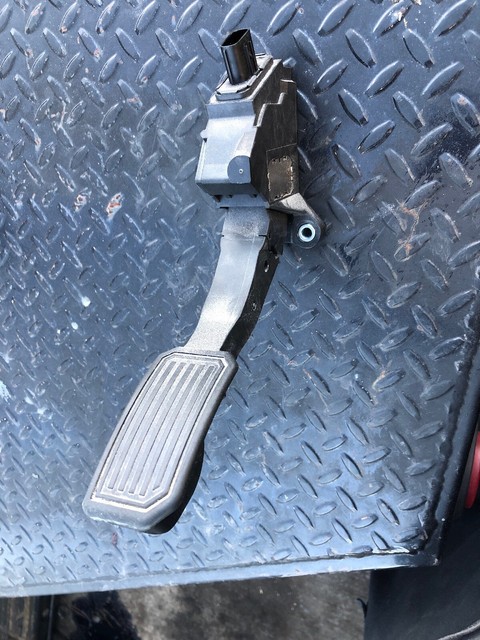 2014 2015 2016 2017 2018 TOYOTA TUNDRA THROTTLE ACCELERATION GAS PEDAL