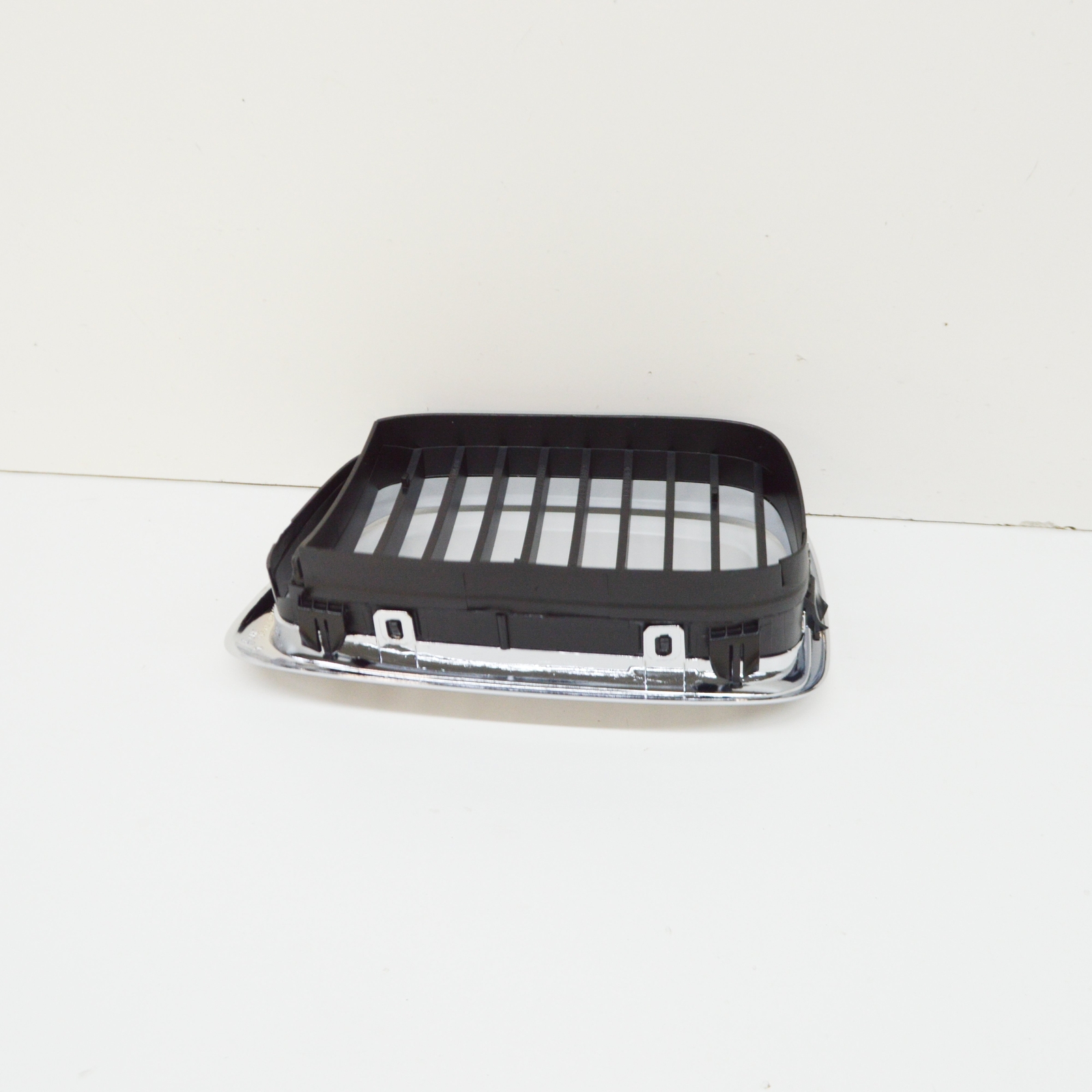 BMW E39 Front Radiator Kidney Black Grille Right 7005838 