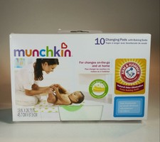 munchkin arm and hammer disposable changing pad