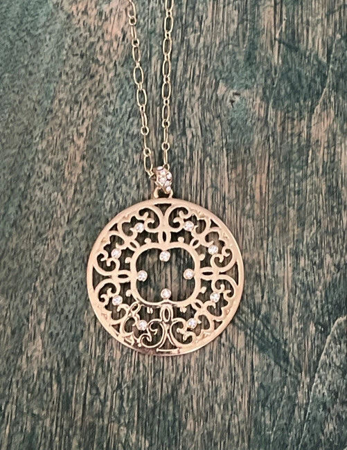 "Collar Casa Blanca Mercado Negro 34-36"" Cadena Tono Oro con Colgante Redondo de 2"""  Foto 4 de 4