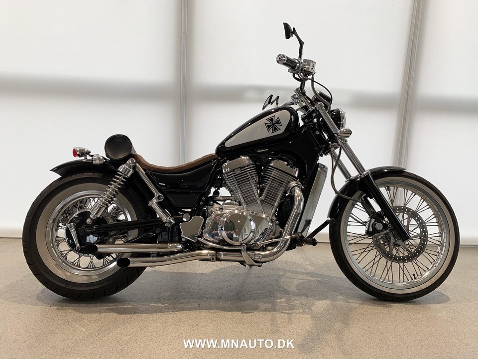 Suzuki intruder vs750