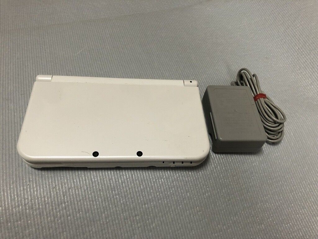 New Nintendo 3DS LL XL Pearl White Handheld System Japanese only with  Charger