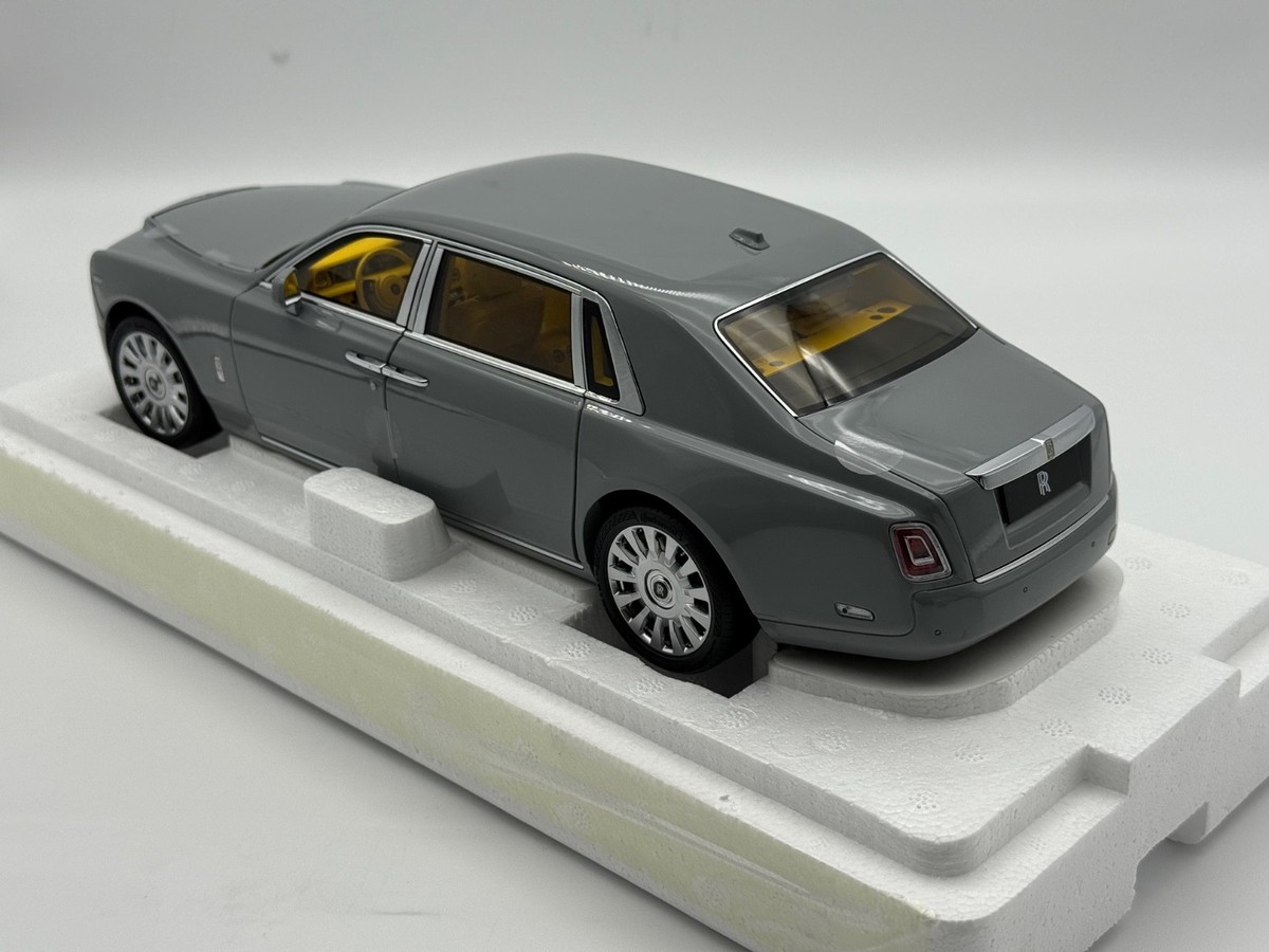 1/18 Rolls Royce Phantom VIII in Burnout gray Full opening Parts