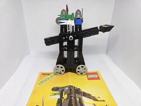 Vintage LEGO Castle 6030 Catapult (1984) &ndash; Complete w/ Instructions &ndash; Black Falc