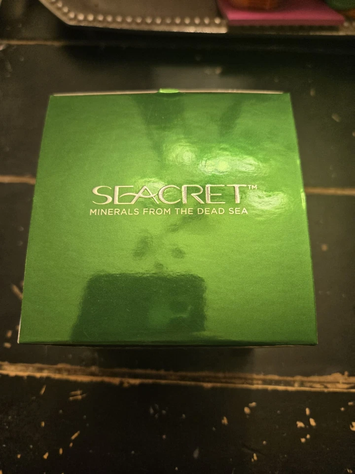 Máscara esfoliante rica em minerais Seacret Age Defying Renew - Imagem 3 de 4