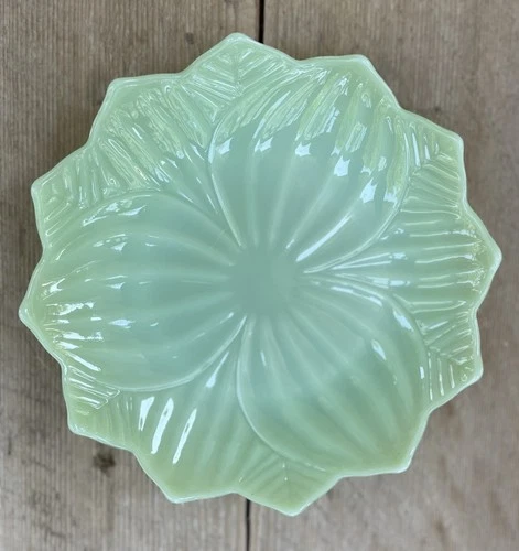 Vintage Anchor Hocking Fire King Jadeite Lotus Leaf Serving dish. 8.25 inches.