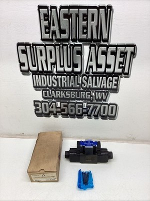 Yuken Kogyo Directional Valve DSG-01-3C4-A120-7090 NIB