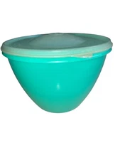 Tupperware Crisp It #679 Jadite Crisper Lettuce Keeper Domed Lid #680 No Spike