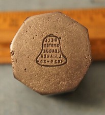 Prendedor Long Island NY BELL SYSTEM LEAGUE 1930 TROQUEL DE ESTAMPADO DE ACERO JN569