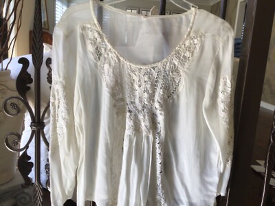 Willow & Clay NEW Battenberg lace sleeve blouse top  M