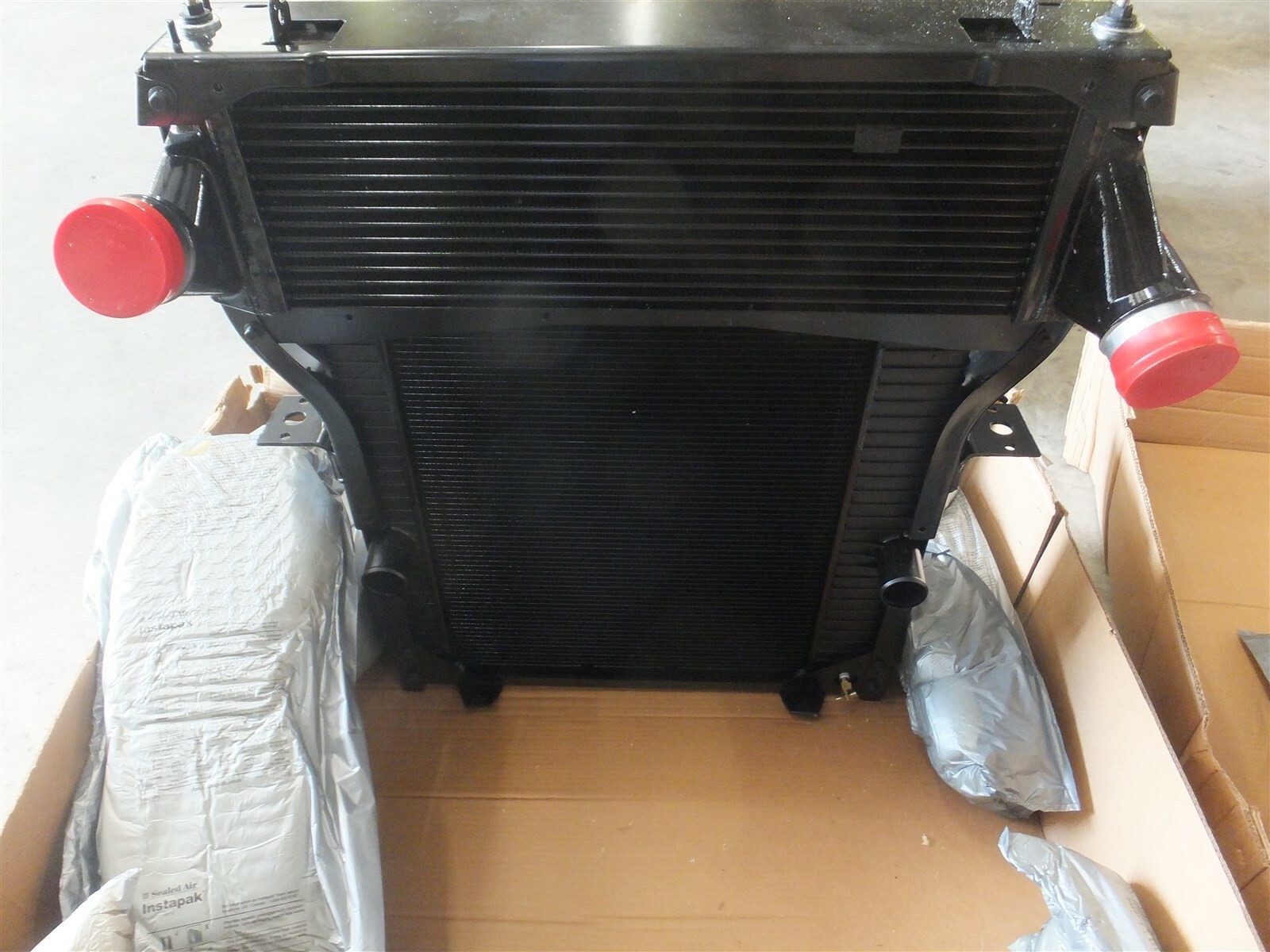 2508918C92 INTERNATIONAL LOW HP RADIATOR HEIGHT 20.5