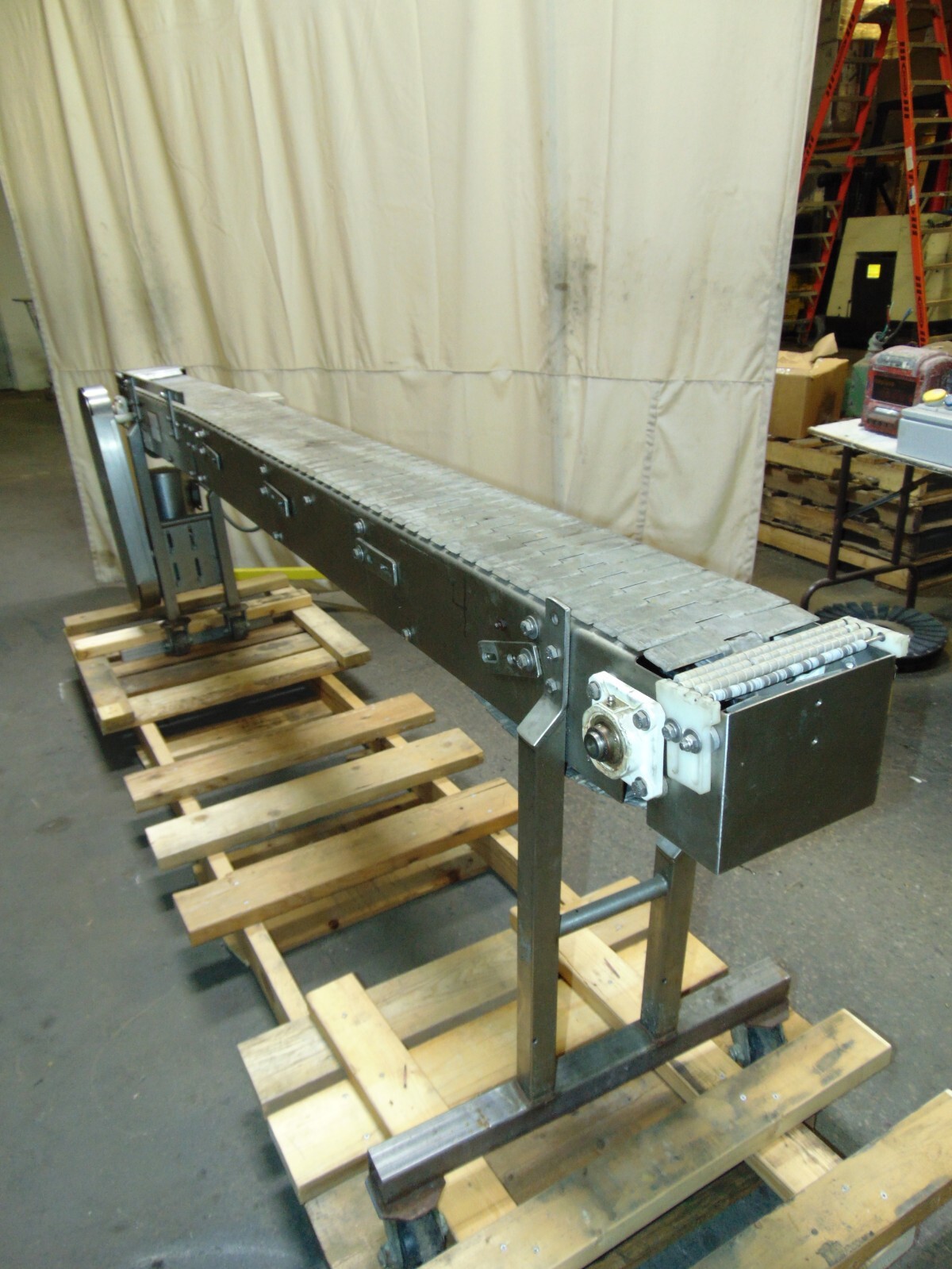 Arrowhead Stainless Steel Food Service Modular Chain Link Powered