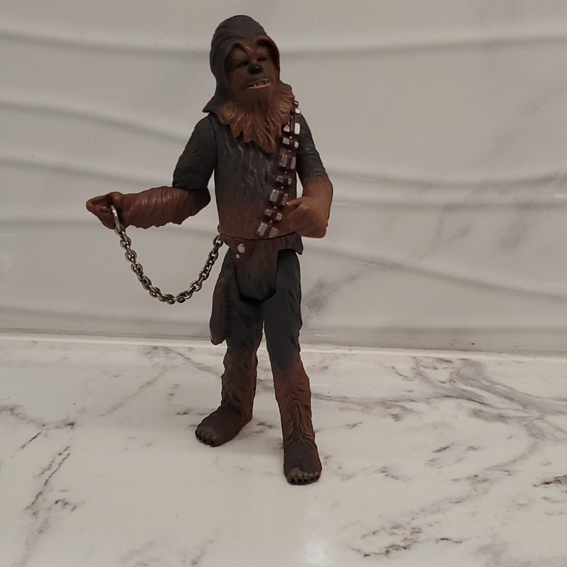 Vintage 2005 Hasbro Star Wars Chewbacca Brown Action Figure w/ Metal Chain 