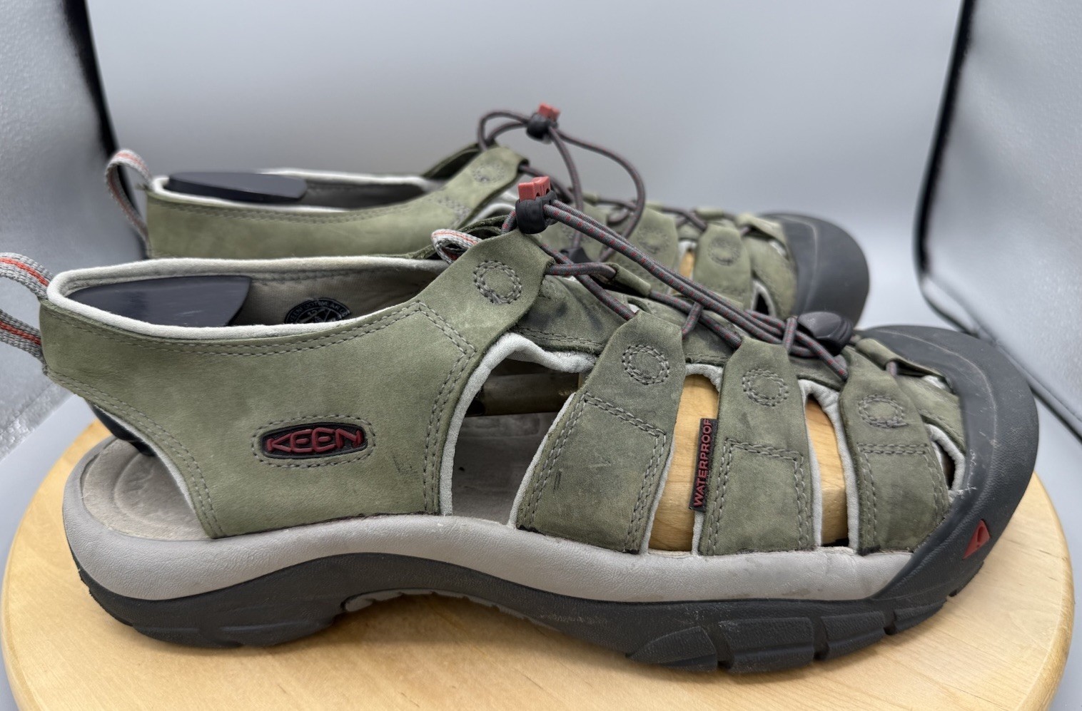 Sandali da uomo Keen Newport H2 verdi punta chiusa escursionismo acqua lacci elasticizzati taglia 12