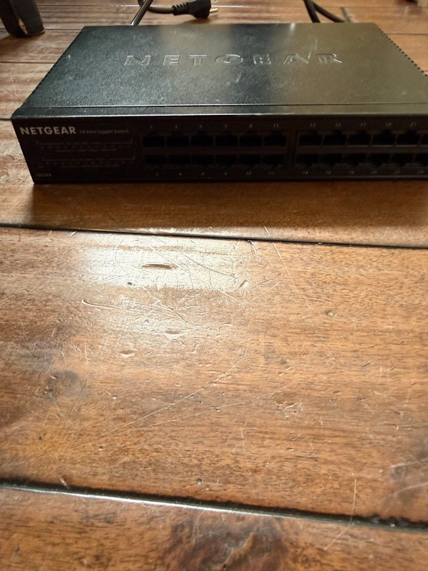 NETGEAR 24-Port Gigabit Ethernet Unmanaged Switch (GS324) RJ-45 Network 1000Mbps