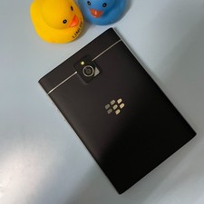 Unlocked BlackBerry Passport Q30 32GB 3GB RAM BB10 4G LTE GSM QWERTY Touchscreen