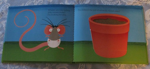 PEEK-A-BOO, LITTLE MOUSE ~ (Pat, play & Lift-the-Flap Book) by Carter - Imagen 4 de 8
