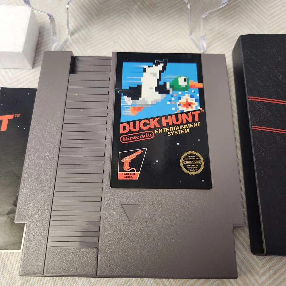 DUCK HUNT - NES - CIB - Circle Seal - Complete! Hang Tab Black Box 5 screw - Image 2 of 4