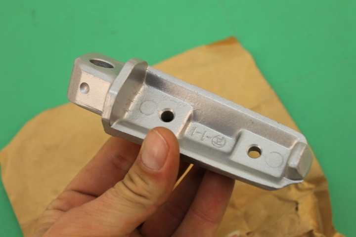 ぎゃわぎゃわさん SW A Gloss Laminate sticker of the number 28 for rider Bradley Ray