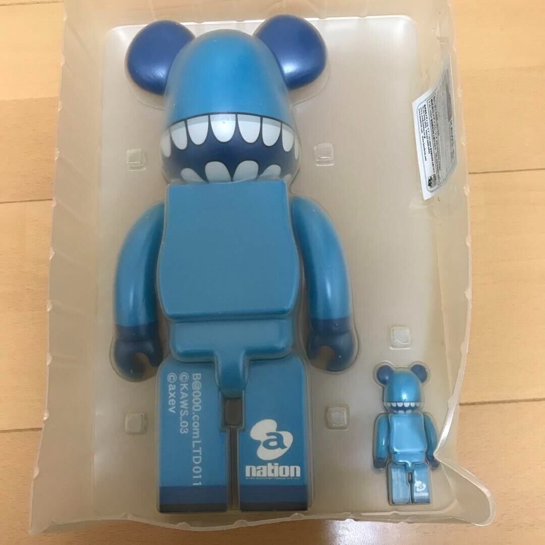 BE@RBRICK 100% & 400% a-nation KAWS CHOMPERS Limited 3500 BE@RBRICK 100% & 400% a-nation KAWS CHOMPERS Limited 3500